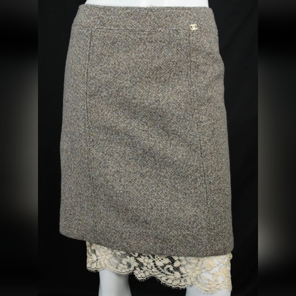 Authentic VINTAGE CHANEL WOOL SUIT - SIZE 36 🔥 - Picture 9 of 16